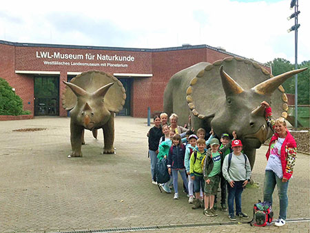 Gruppenbild Familienzentrum „Wilde 13“ im Zoo Münster